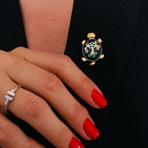 New Oceanic Elegance Turtle Brooch